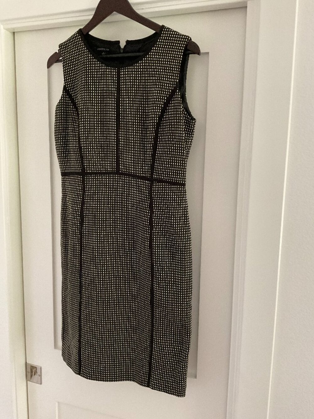 Lafayette Dress Black & tan Size 6